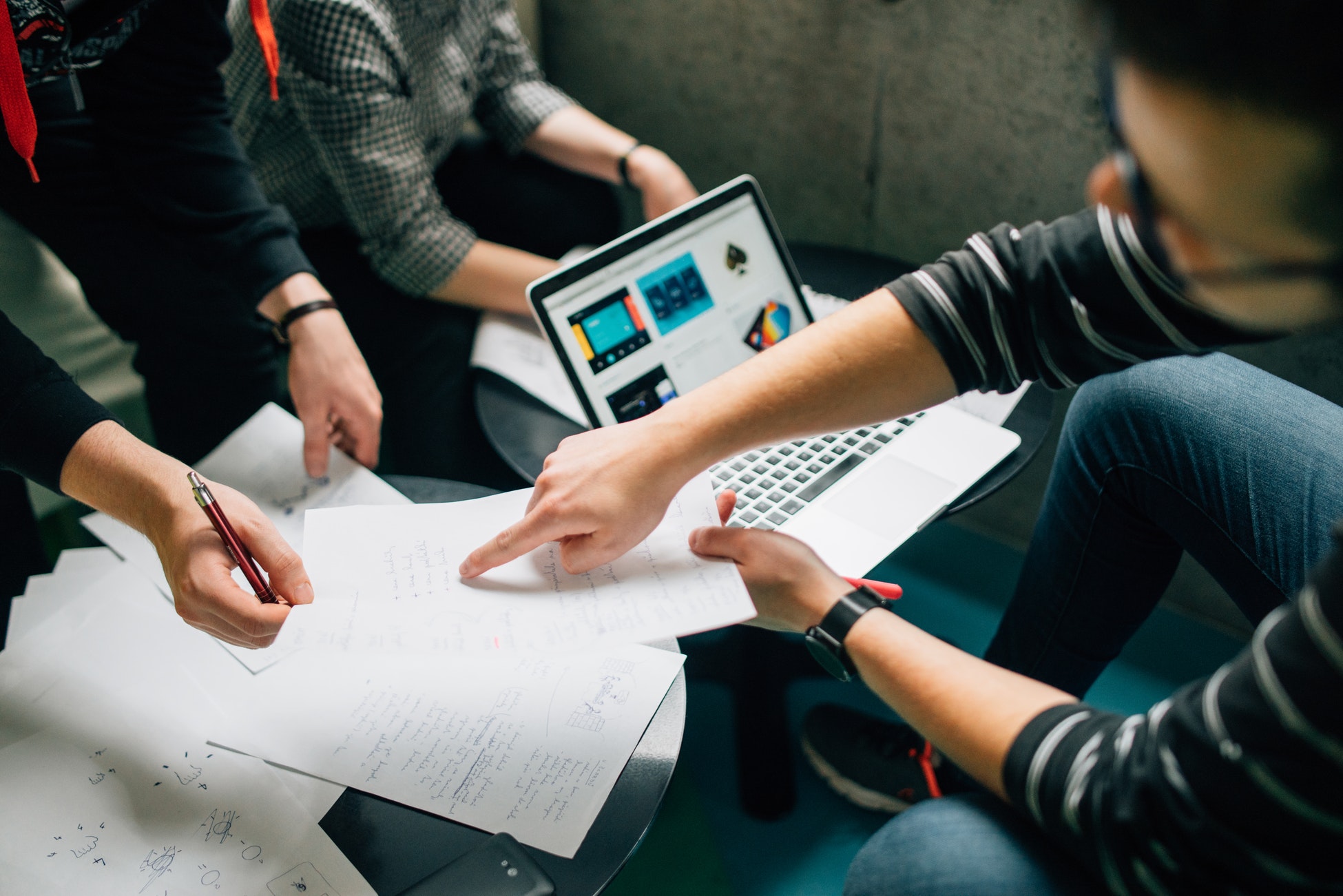 Virtual Recruiters VS Staffing Companies